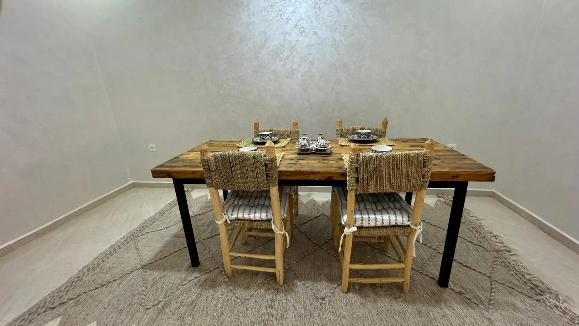 2 Bedroom Apartment In The Heart Of Essaouira 0*,  Maroc